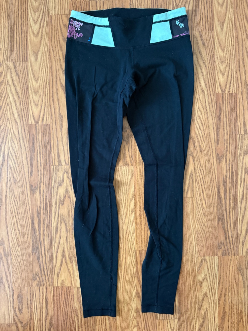 Lululemon Leggings with Aqua and Pink Waistband